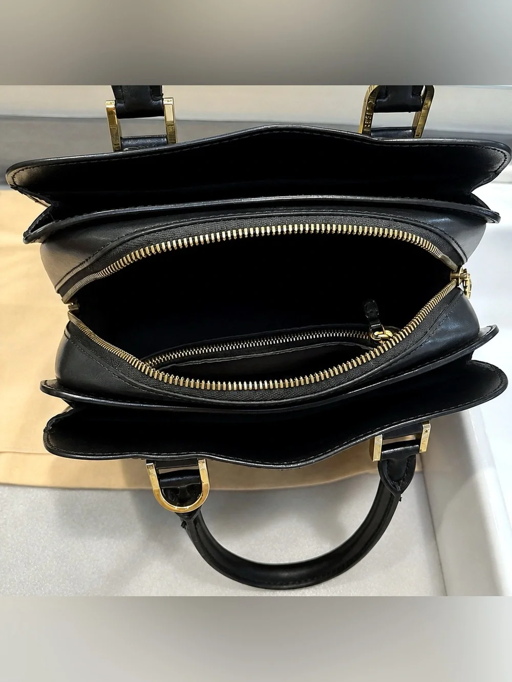 Louis Vuitton • Alma PM Epi Black Leather • Handbag • Purse